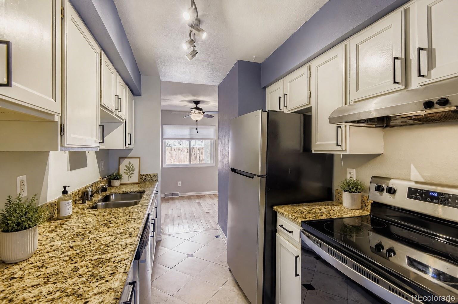 MLS Image #4 for 1060 s parker road,denver, Colorado