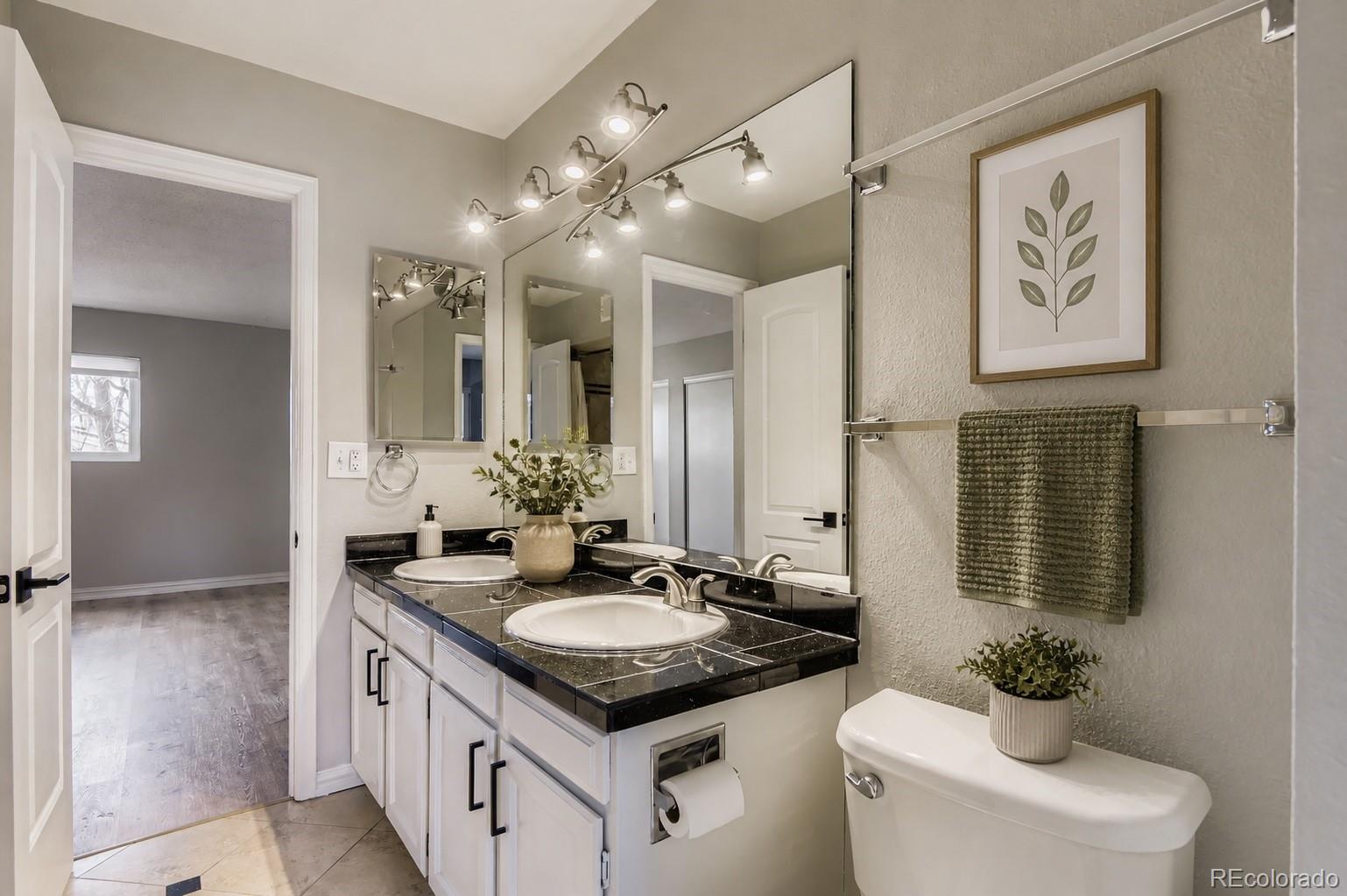 MLS Image #5 for 1060 s parker road,denver, Colorado