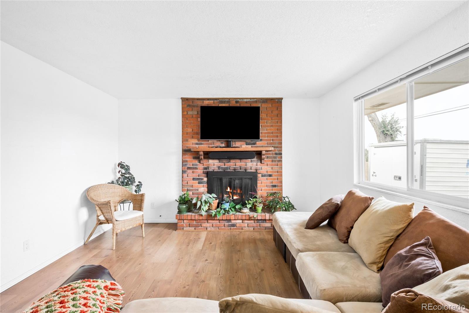MLS Image #4 for 16010 e 11th avenue,aurora, Colorado