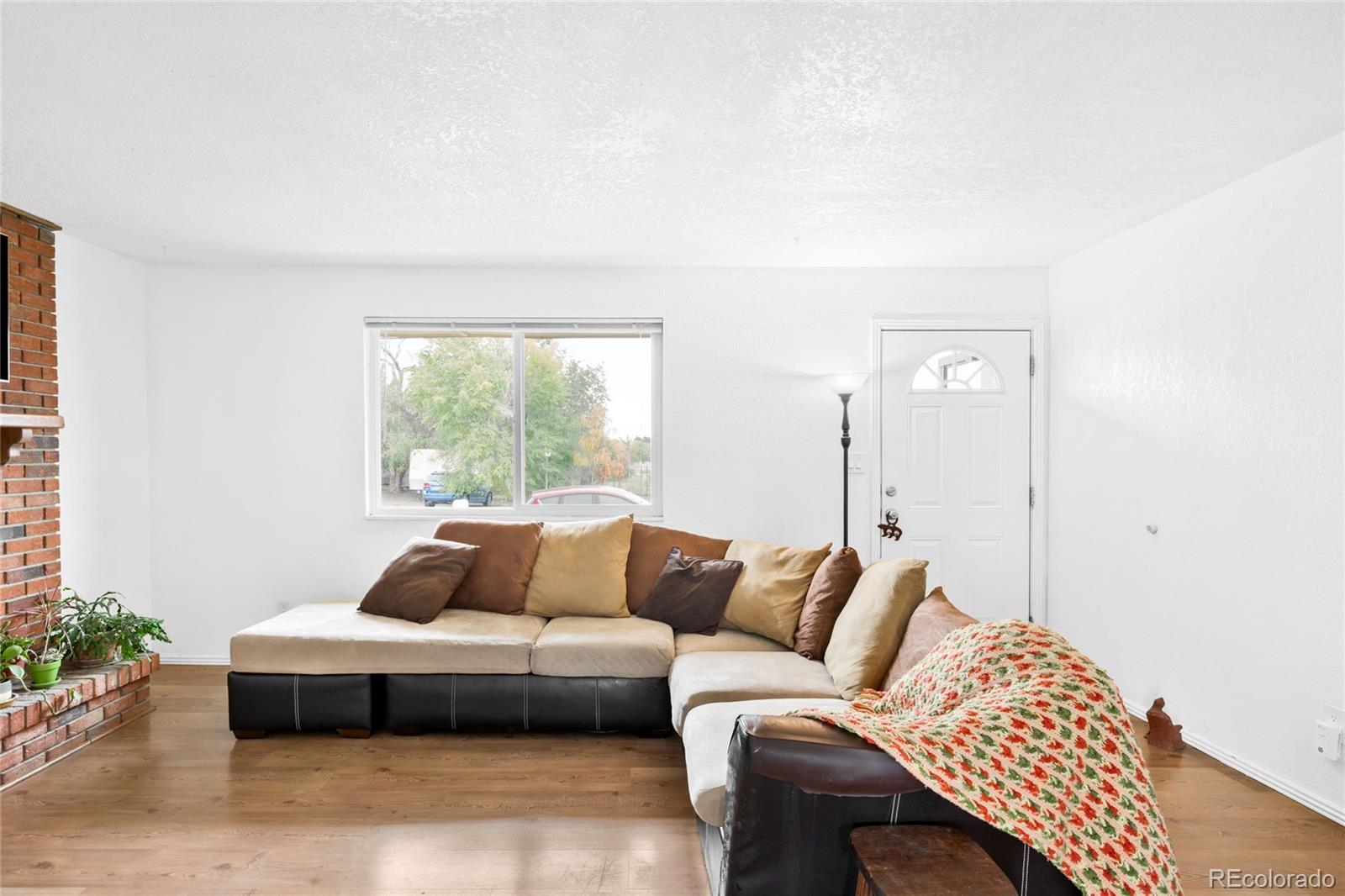 MLS Image #6 for 16010 e 11th avenue,aurora, Colorado