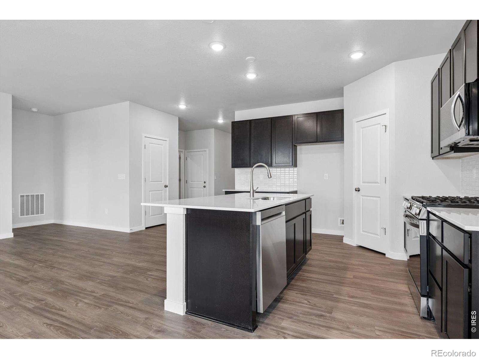 MLS Image #16 for 803  mesic lane,windsor, Colorado