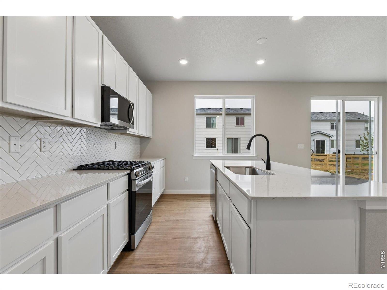 MLS Image #10 for 819  mesic lane,windsor, Colorado
