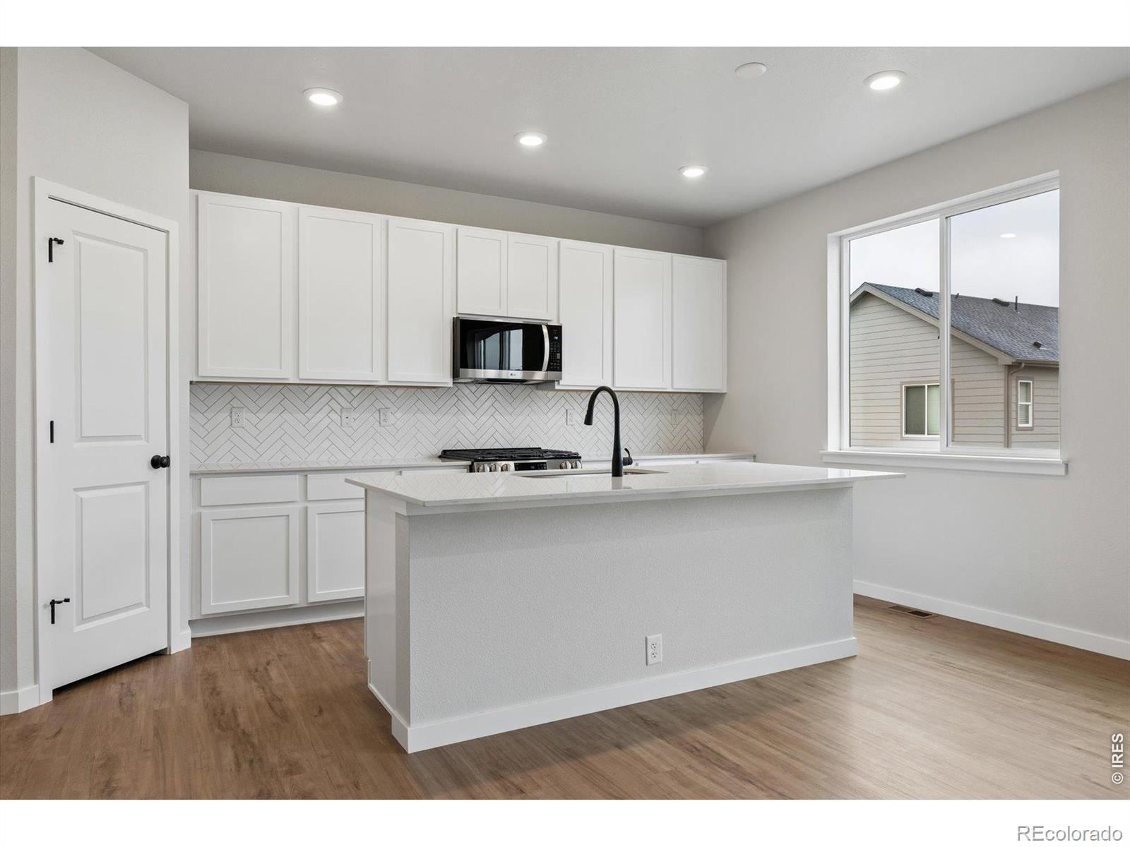 MLS Image #6 for 819  mesic lane,windsor, Colorado