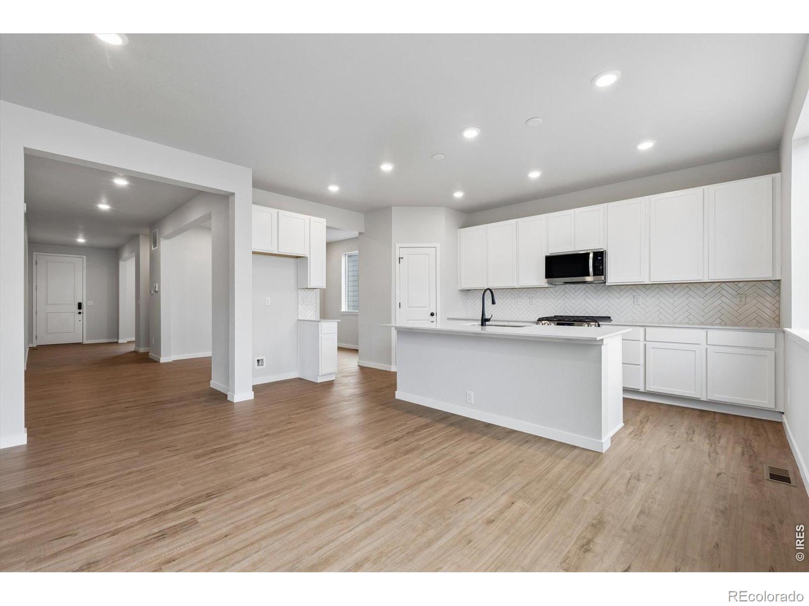 MLS Image #9 for 819  mesic lane,windsor, Colorado