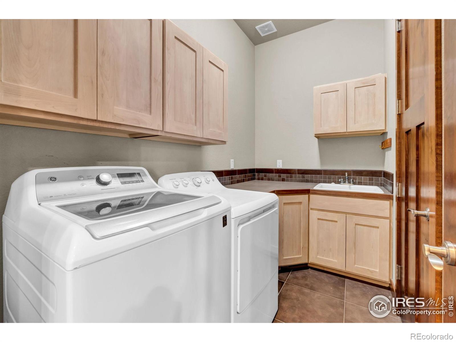 MLS Image #15 for    ,, Colorado