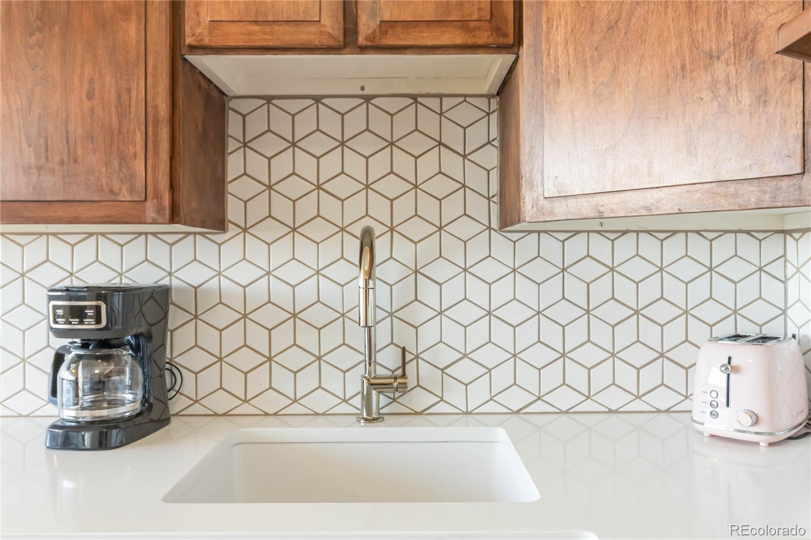 MLS Image #13 for 1155 n ash street,denver, Colorado