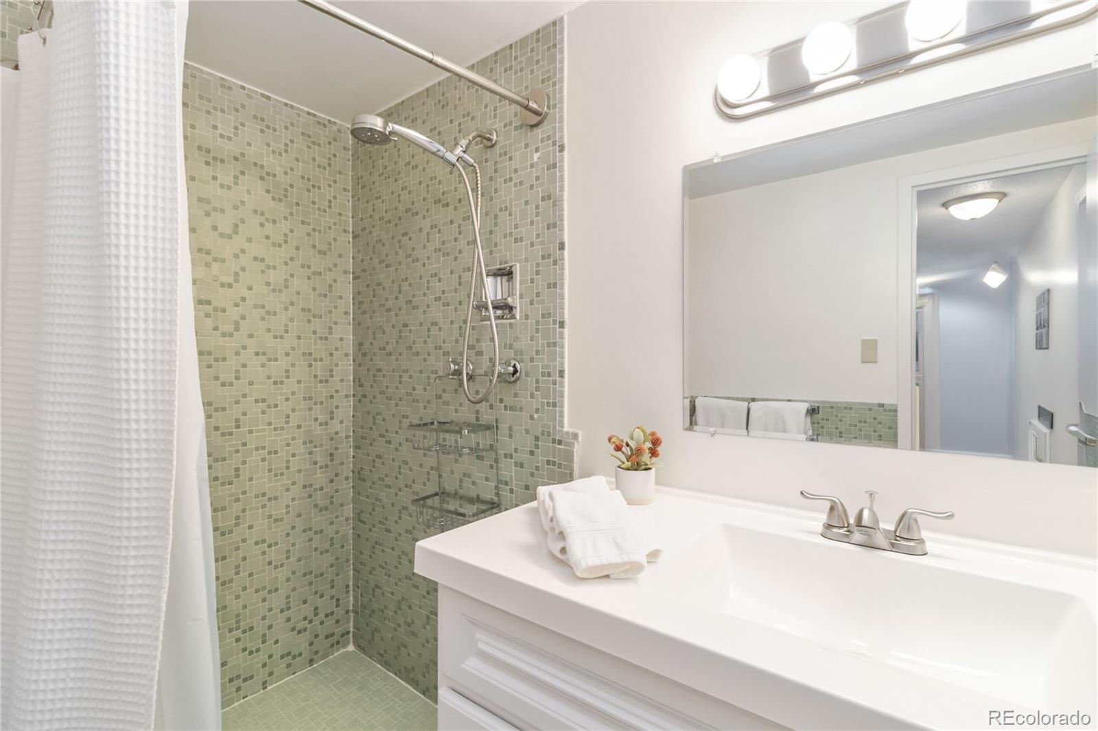 MLS Image #17 for 1155 n ash street,denver, Colorado
