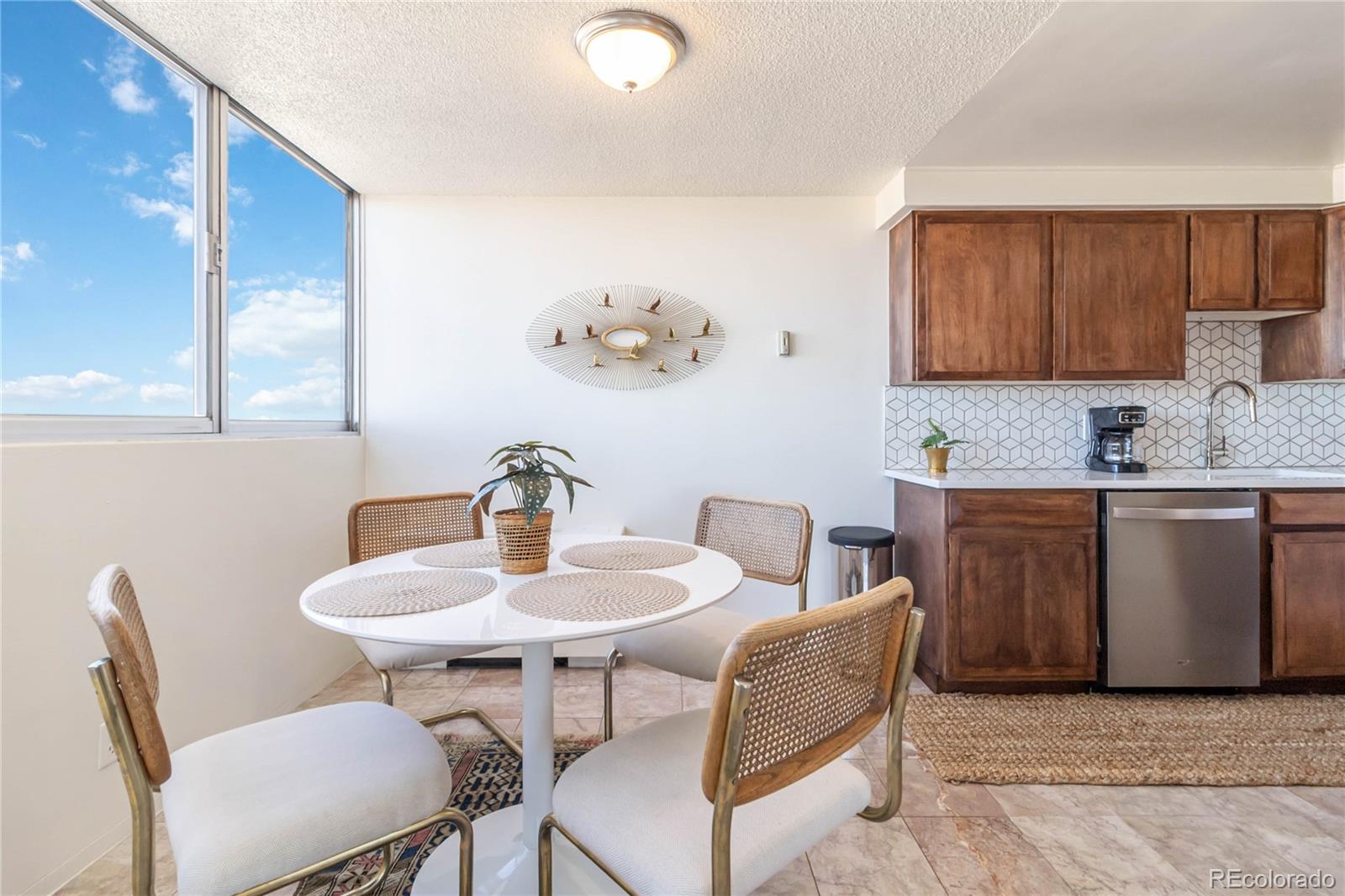 MLS Image #7 for 1155 n ash street,denver, Colorado