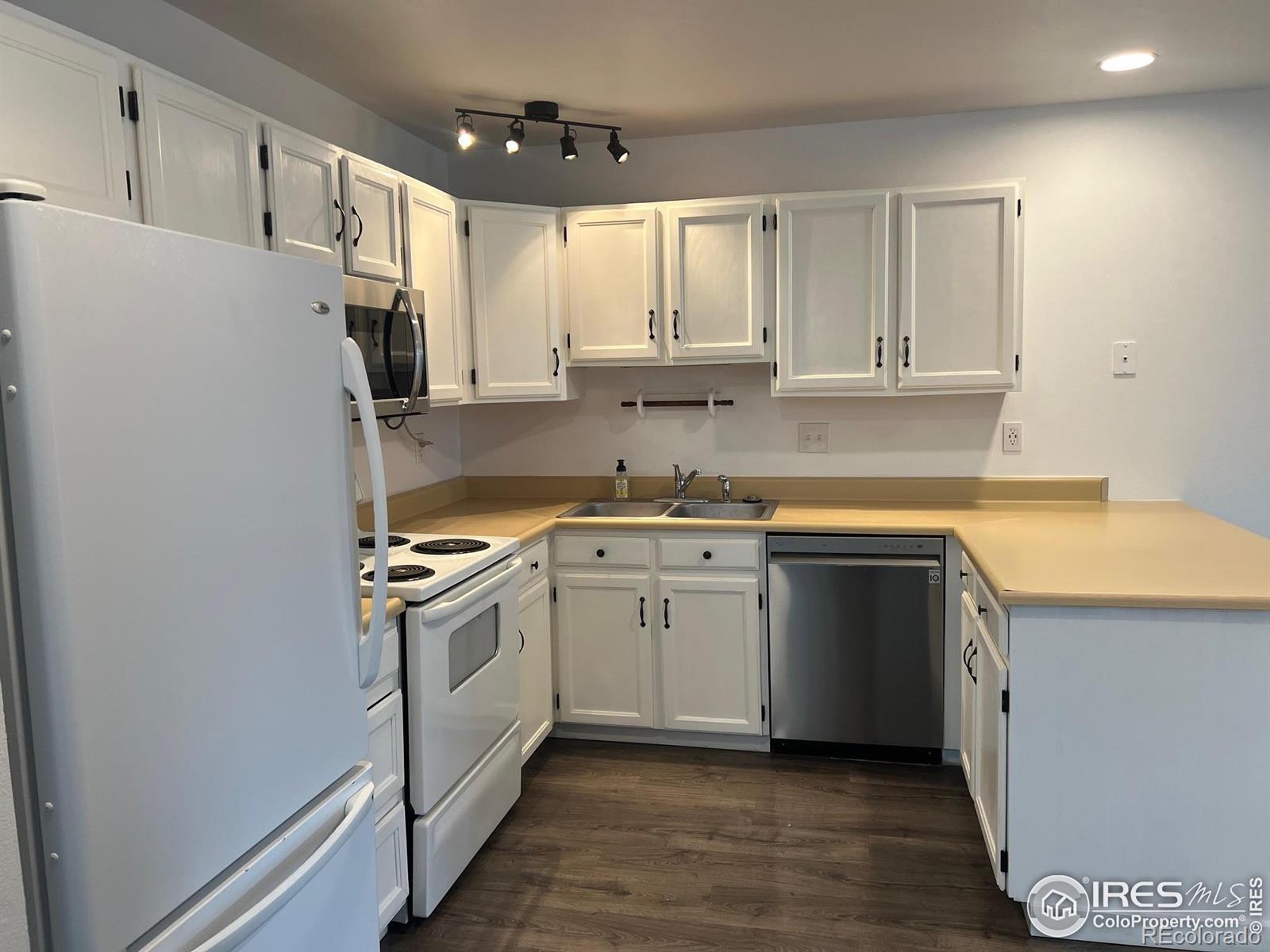 MLS Image #11 for 3440  windmill drive,fort collins, Colorado