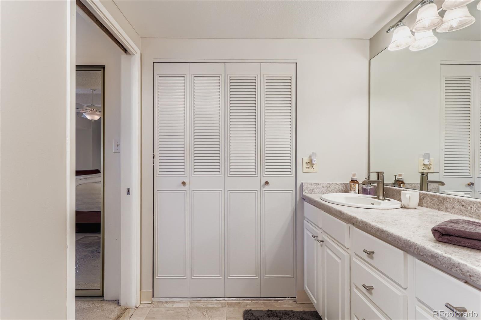 MLS Image #17 for 7877 e mississippi avenue 602,denver, Colorado