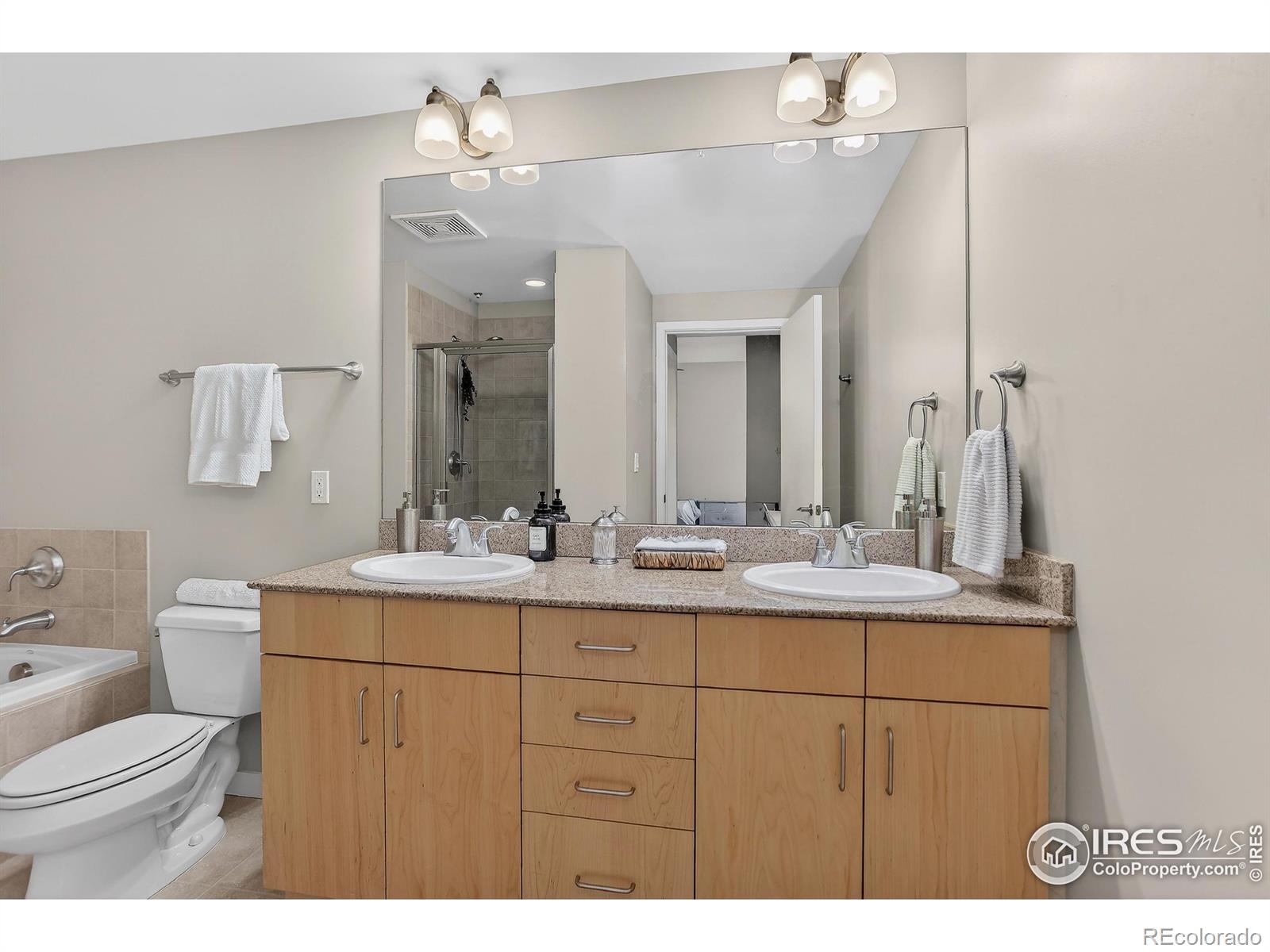 MLS Image #11 for 3601  arapahoe avenue,boulder, Colorado