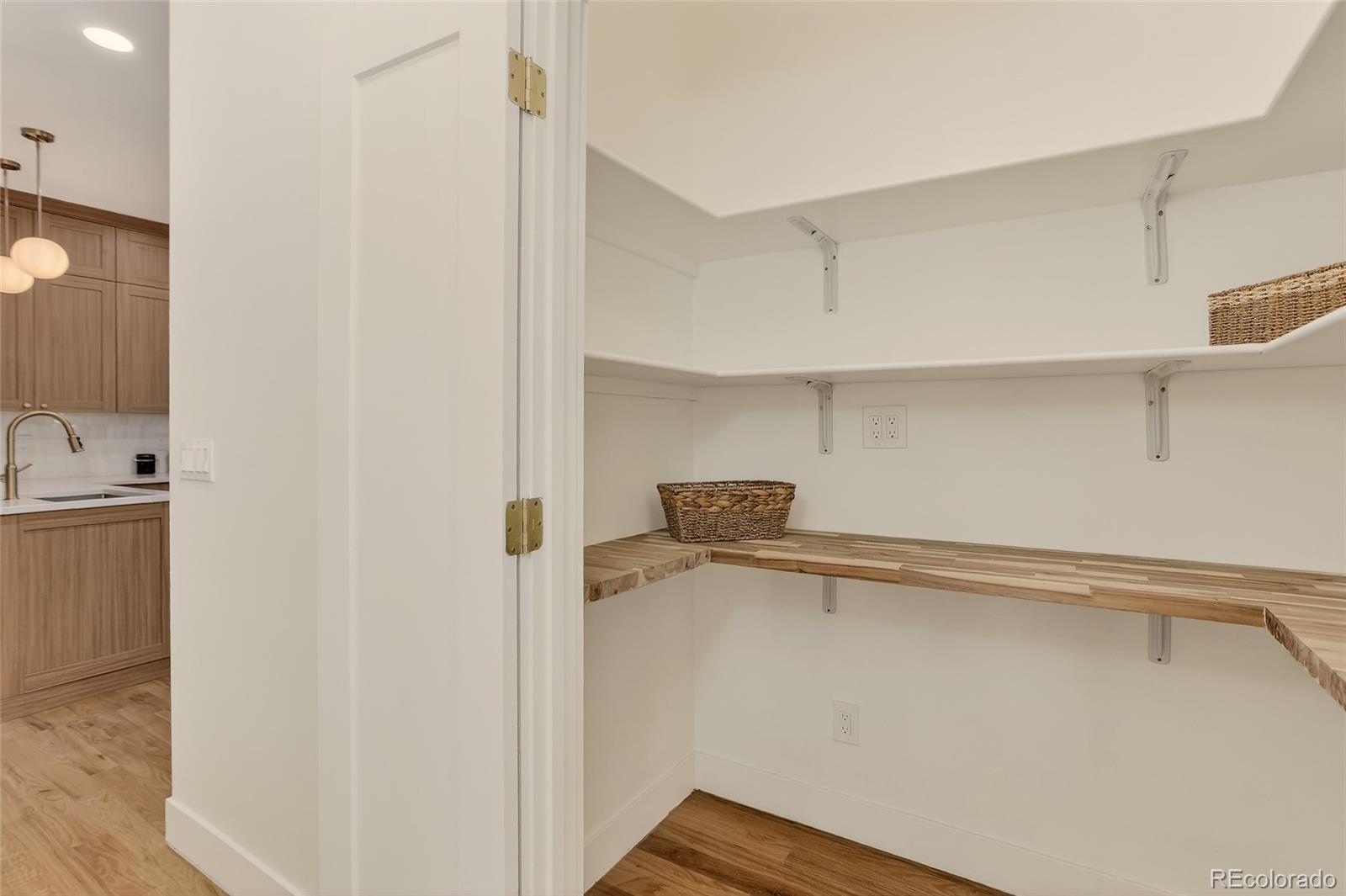 MLS Image #17 for 734 n downing street,denver, Colorado