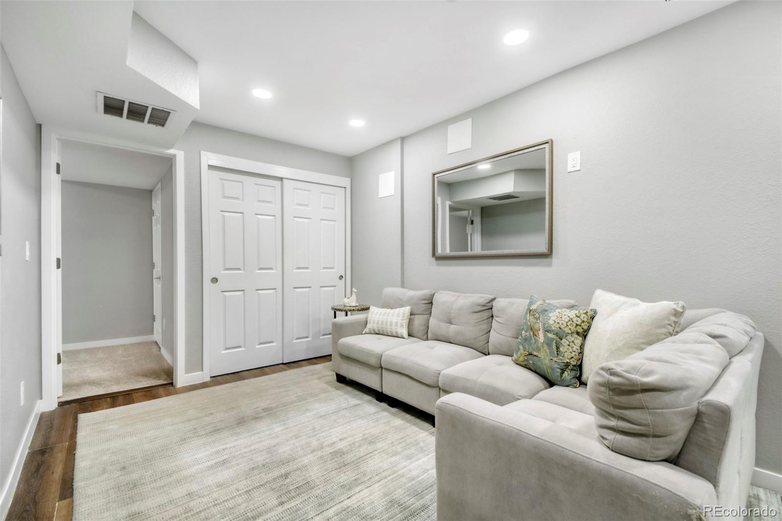MLS Image #19 for 842  grove street,denver, Colorado