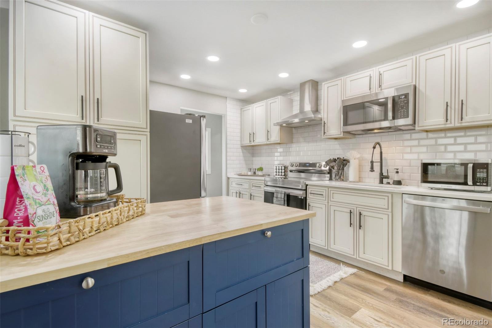 MLS Image #6 for 842  grove street,denver, Colorado