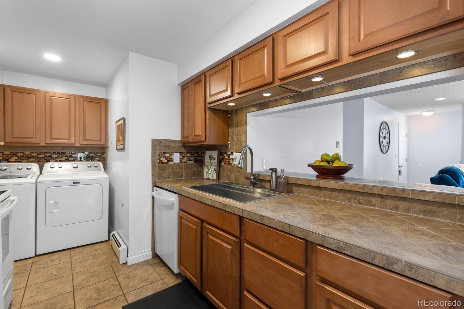 MLS Image #7 for 13  nome way a,aurora, Colorado