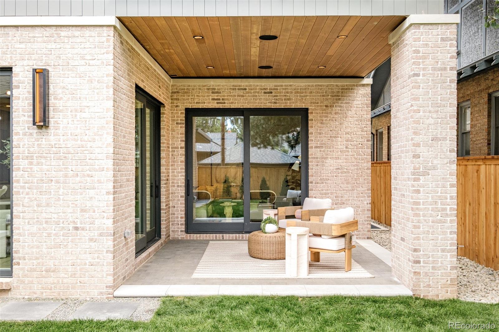 MLS Image #38 for 1253 s high street,denver, Colorado