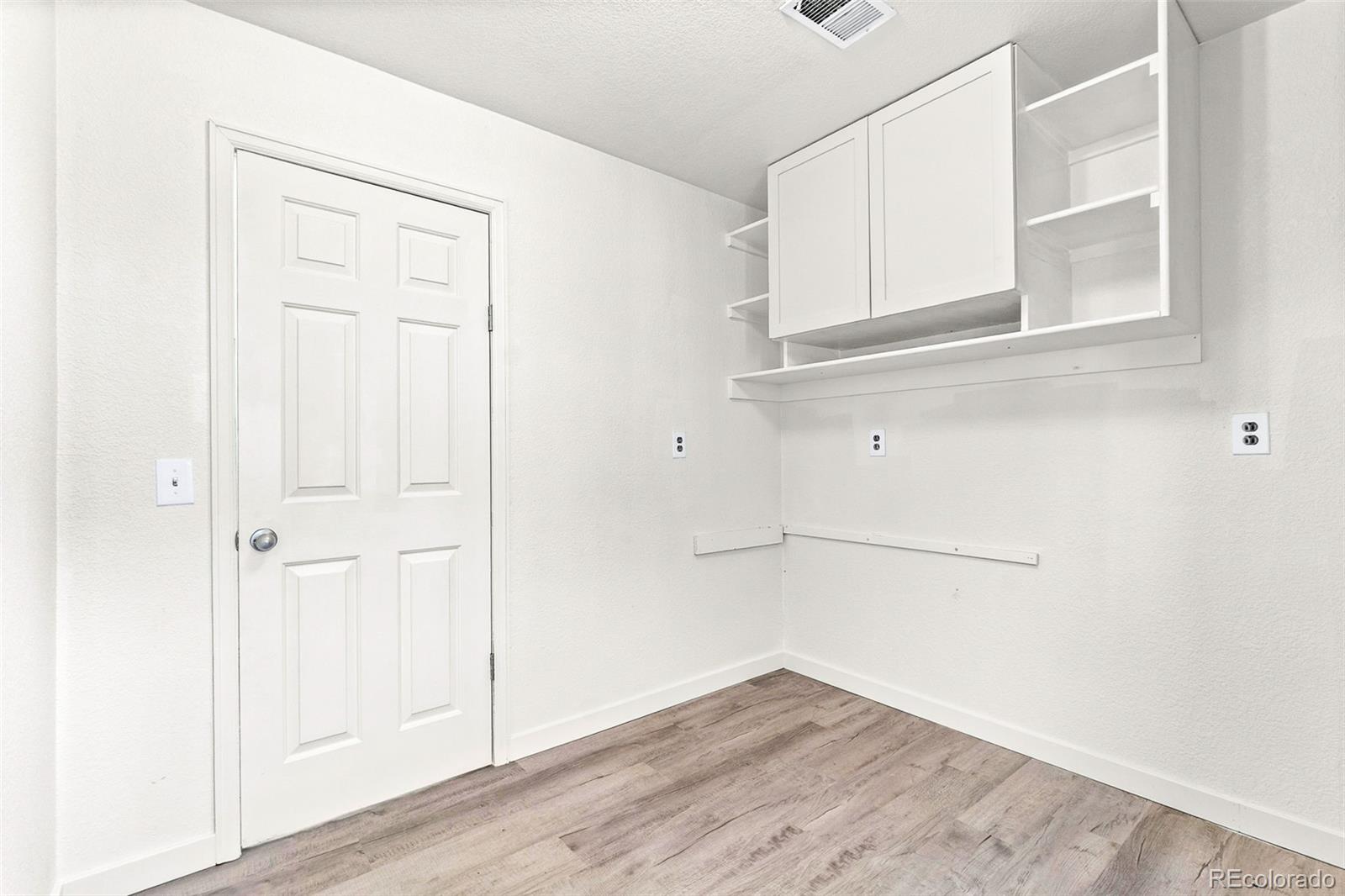 MLS Image #12 for 6743  king street,denver, Colorado