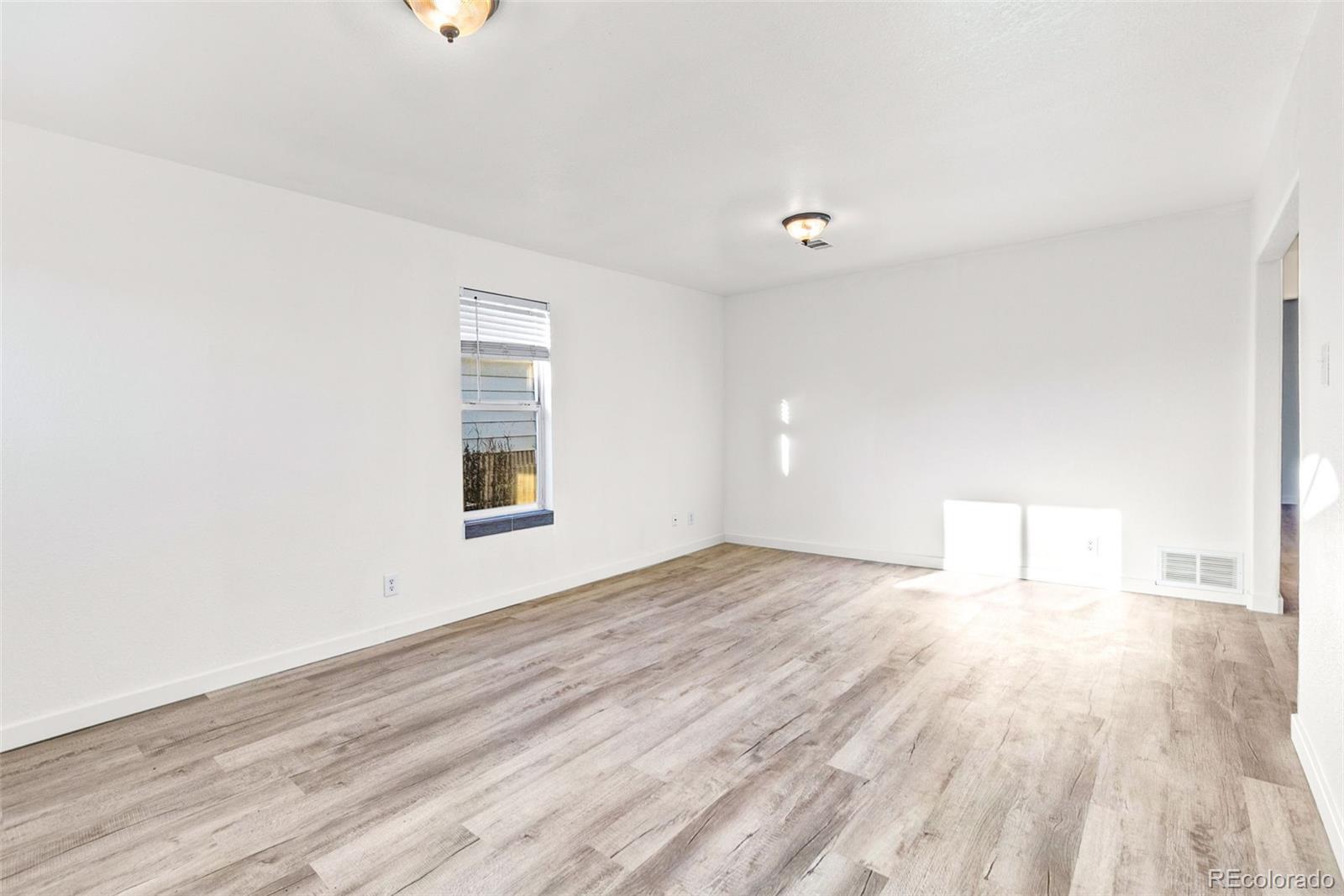 MLS Image #2 for 6743  king street,denver, Colorado