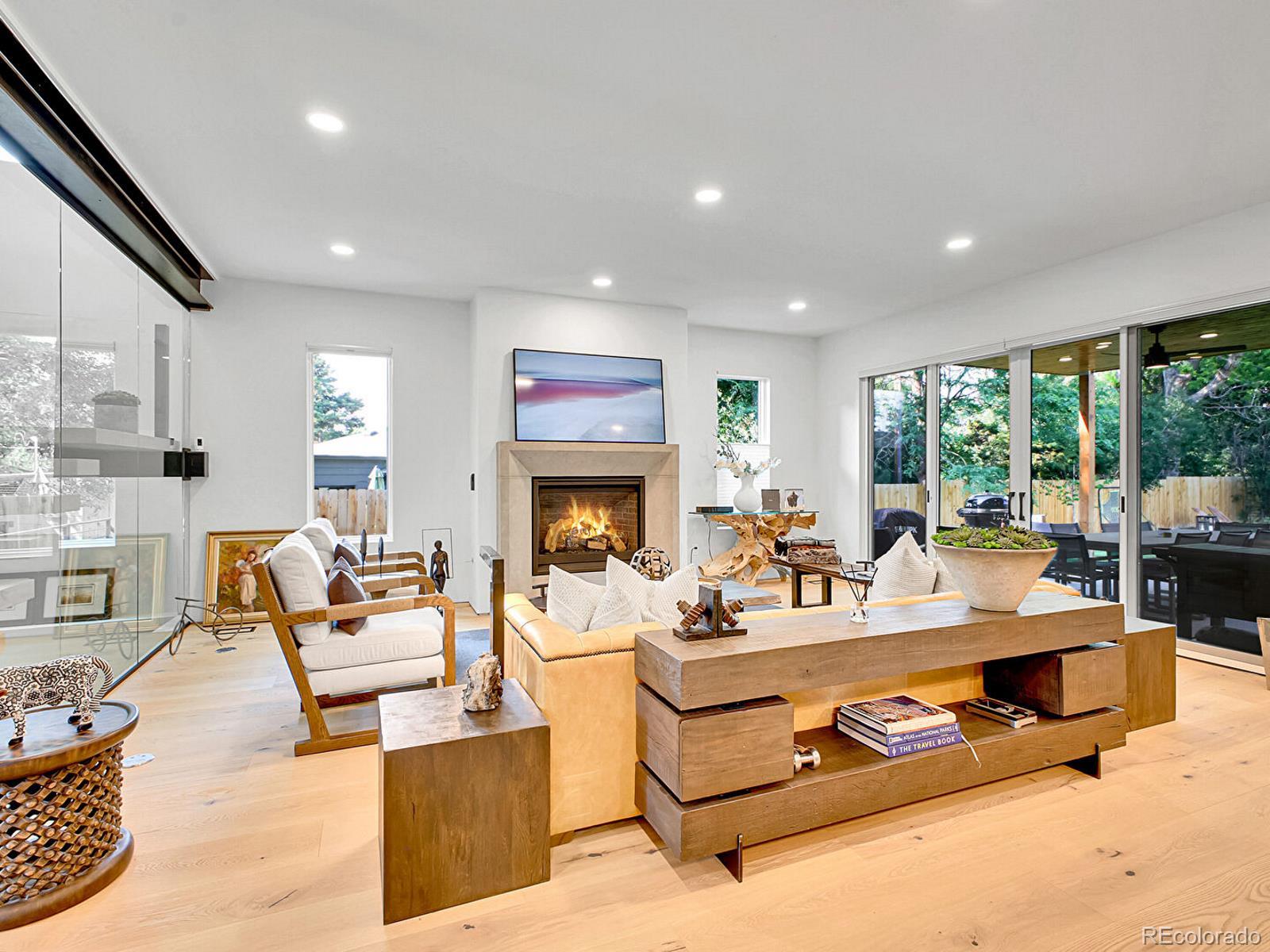MLS Image #12 for 300  oneida street,denver, Colorado