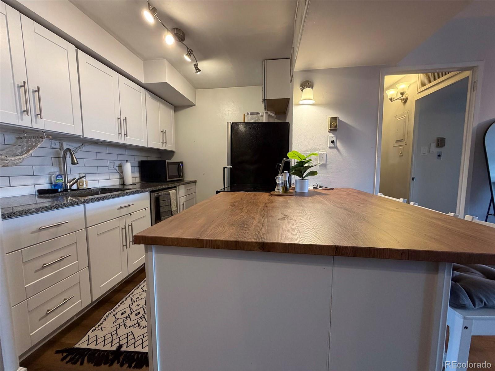MLS Image #7 for 790 n washington street 206,denver, Colorado