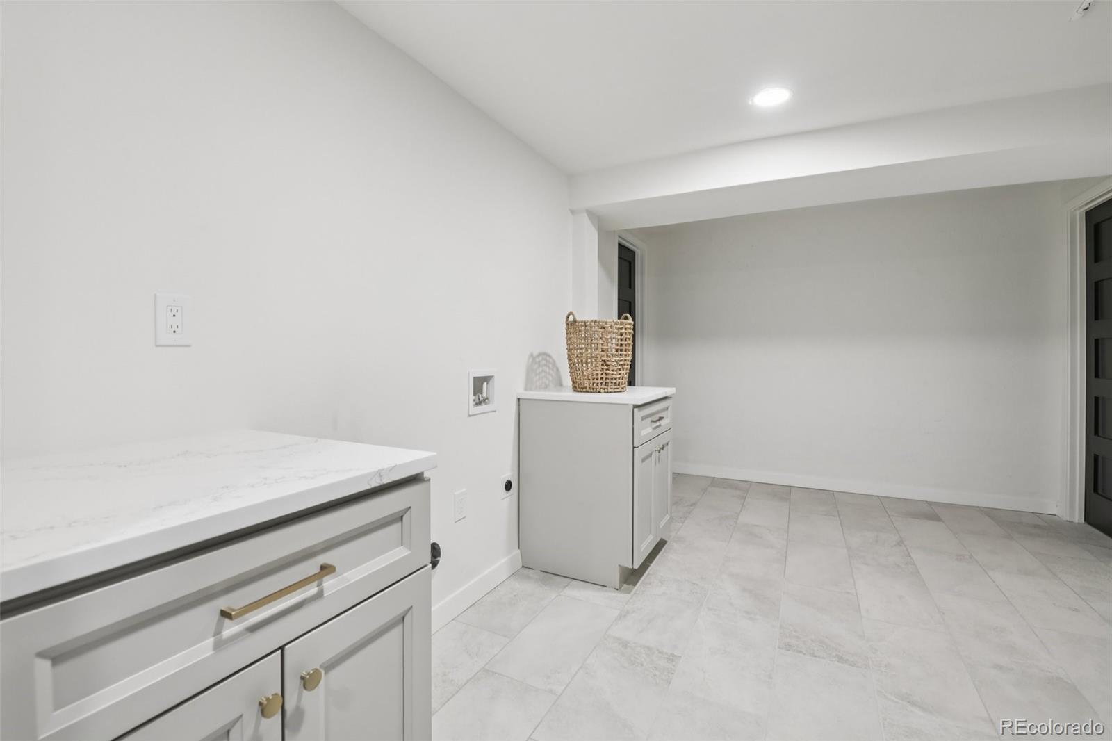 MLS Image #31 for 3005 s race street,denver, Colorado