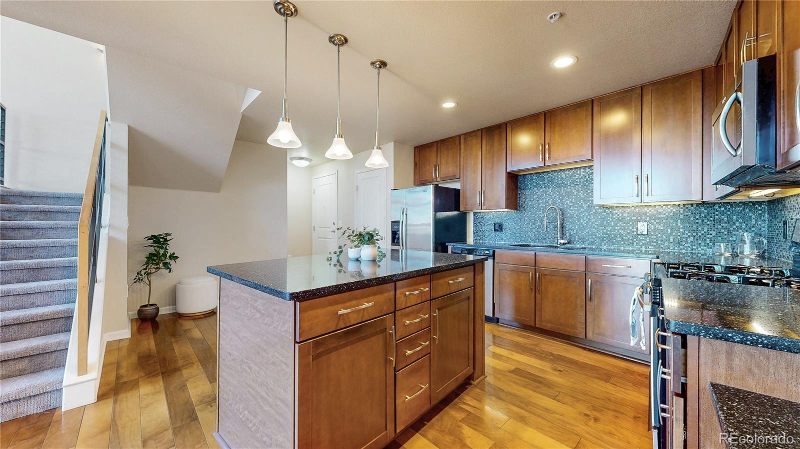 MLS Image #11 for 8185 e lowry boulevard,denver, Colorado
