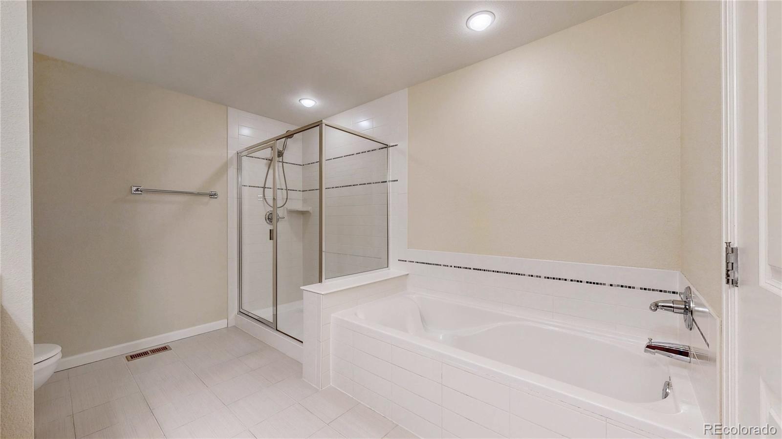 MLS Image #27 for 8185 e lowry boulevard,denver, Colorado
