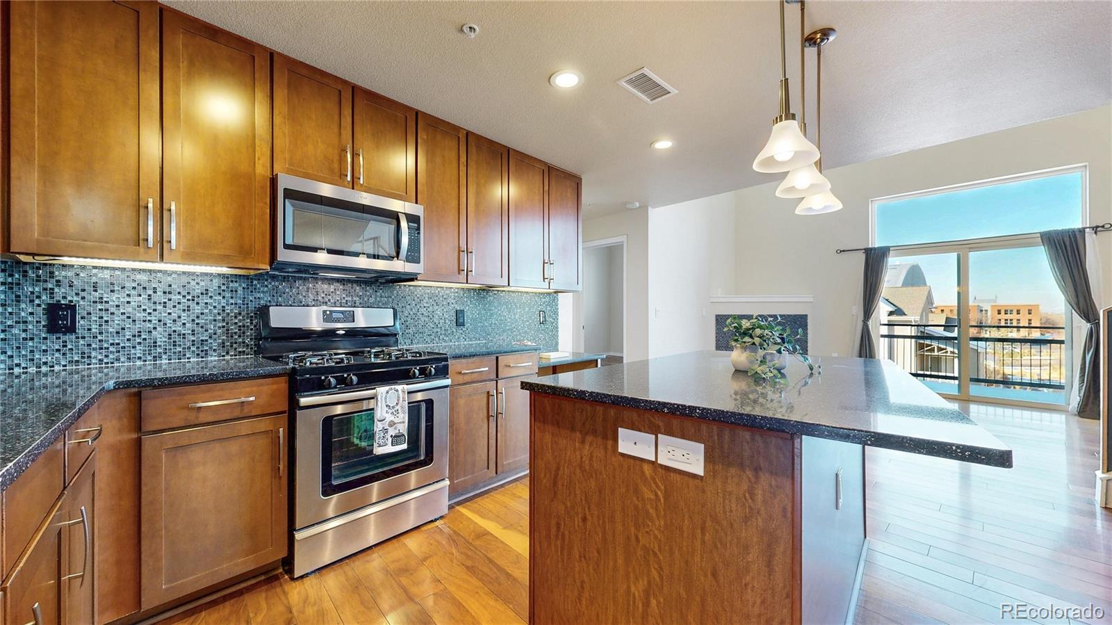 MLS Image #9 for 8185 e lowry boulevard,denver, Colorado