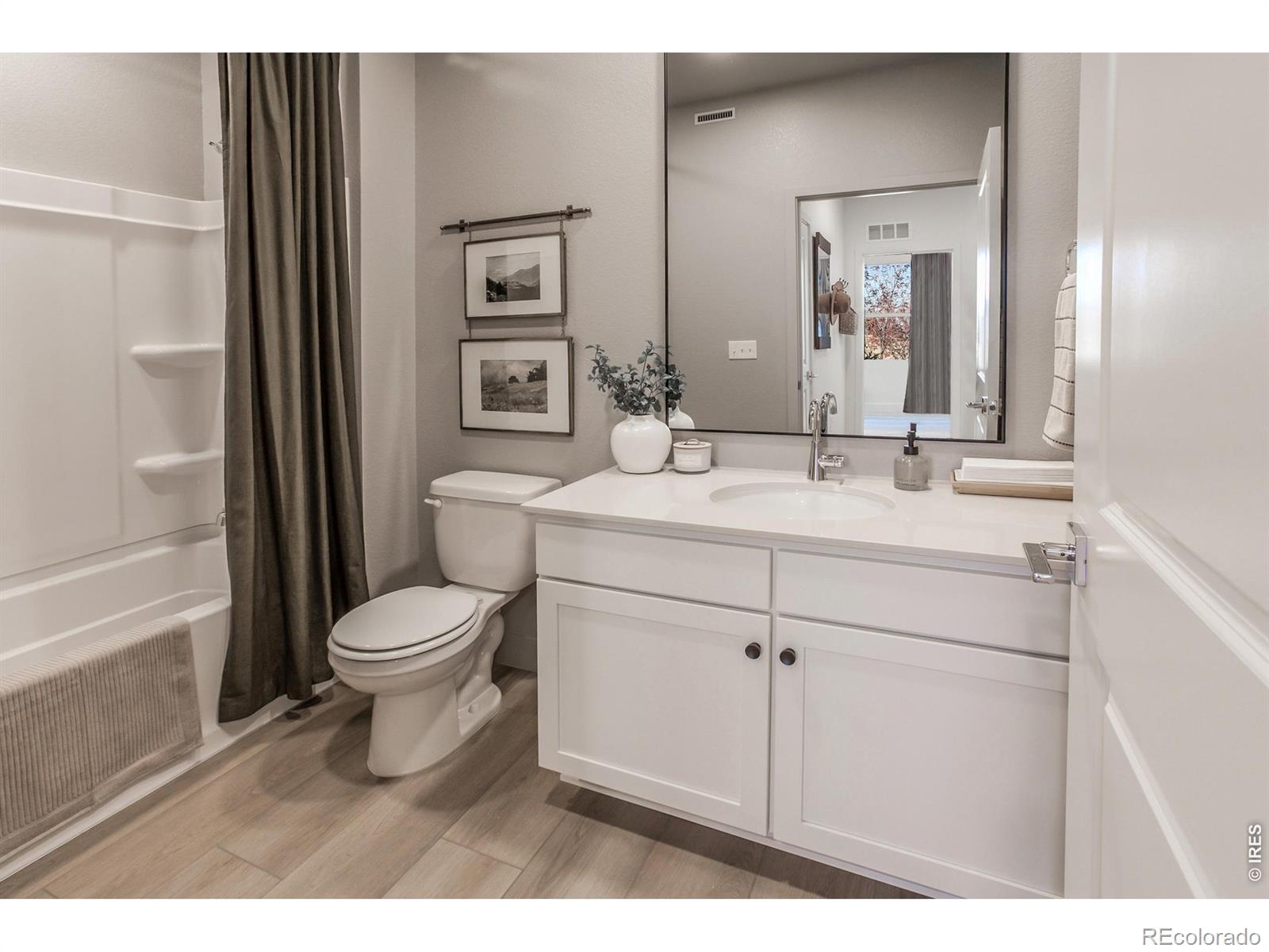 MLS Image #5 for 913  trumpet lane,windsor, Colorado