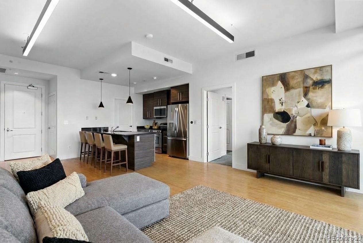 MLS Image #7 for 2001 n lincoln street 2220,denver, Colorado