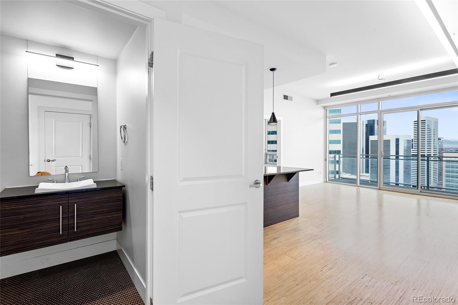 MLS Image #9 for 2001 n lincoln street 2220,denver, Colorado