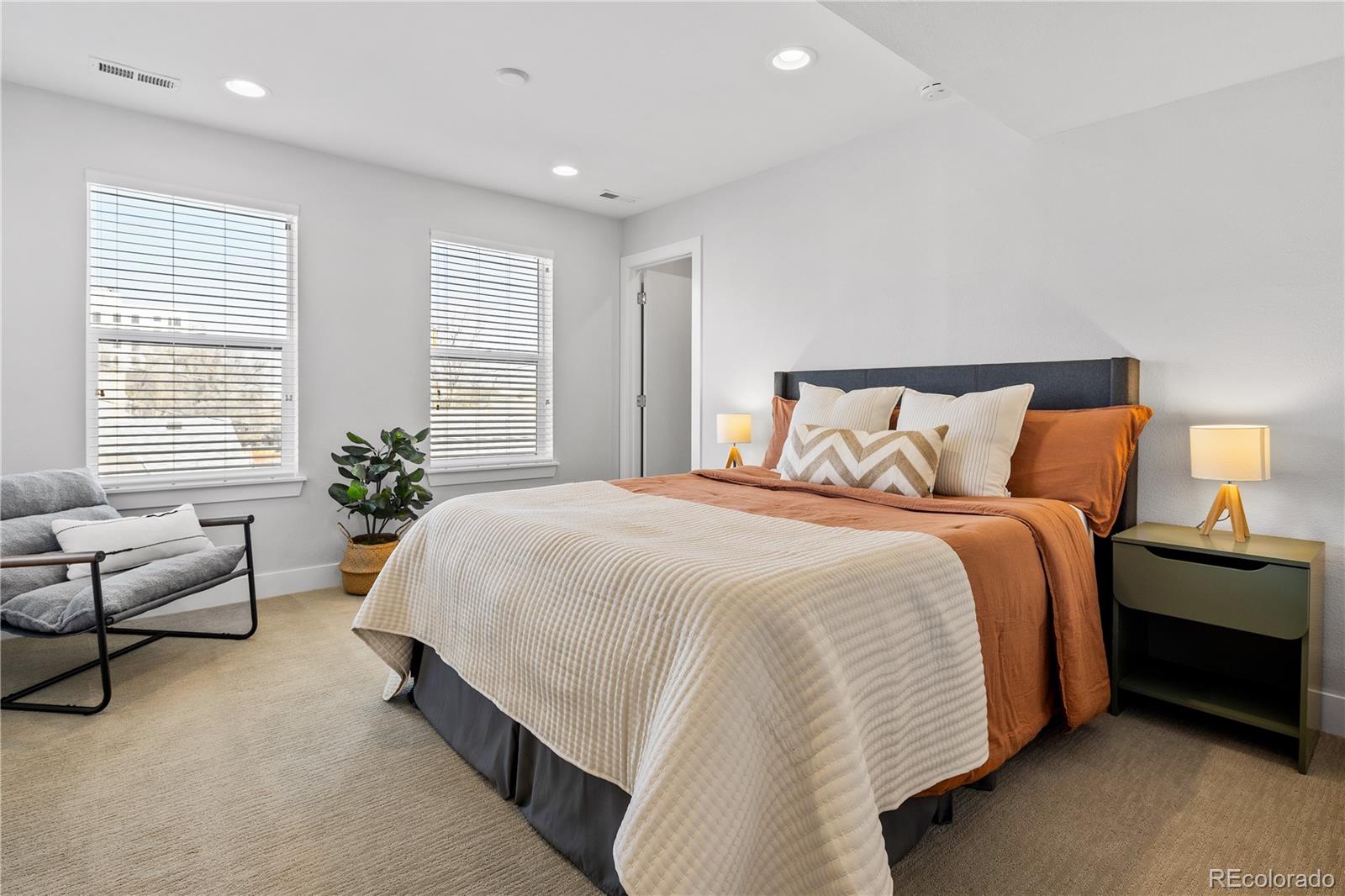 MLS Image #13 for 1432  knox court,denver, Colorado