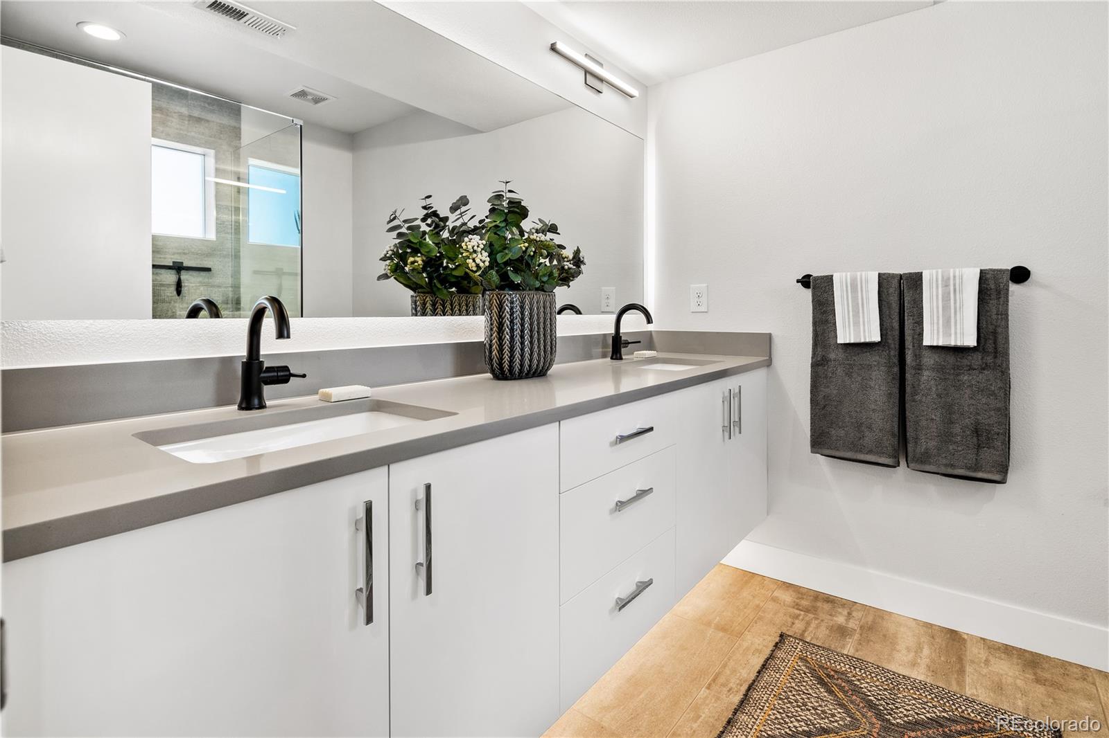 MLS Image #15 for 1432  knox court,denver, Colorado