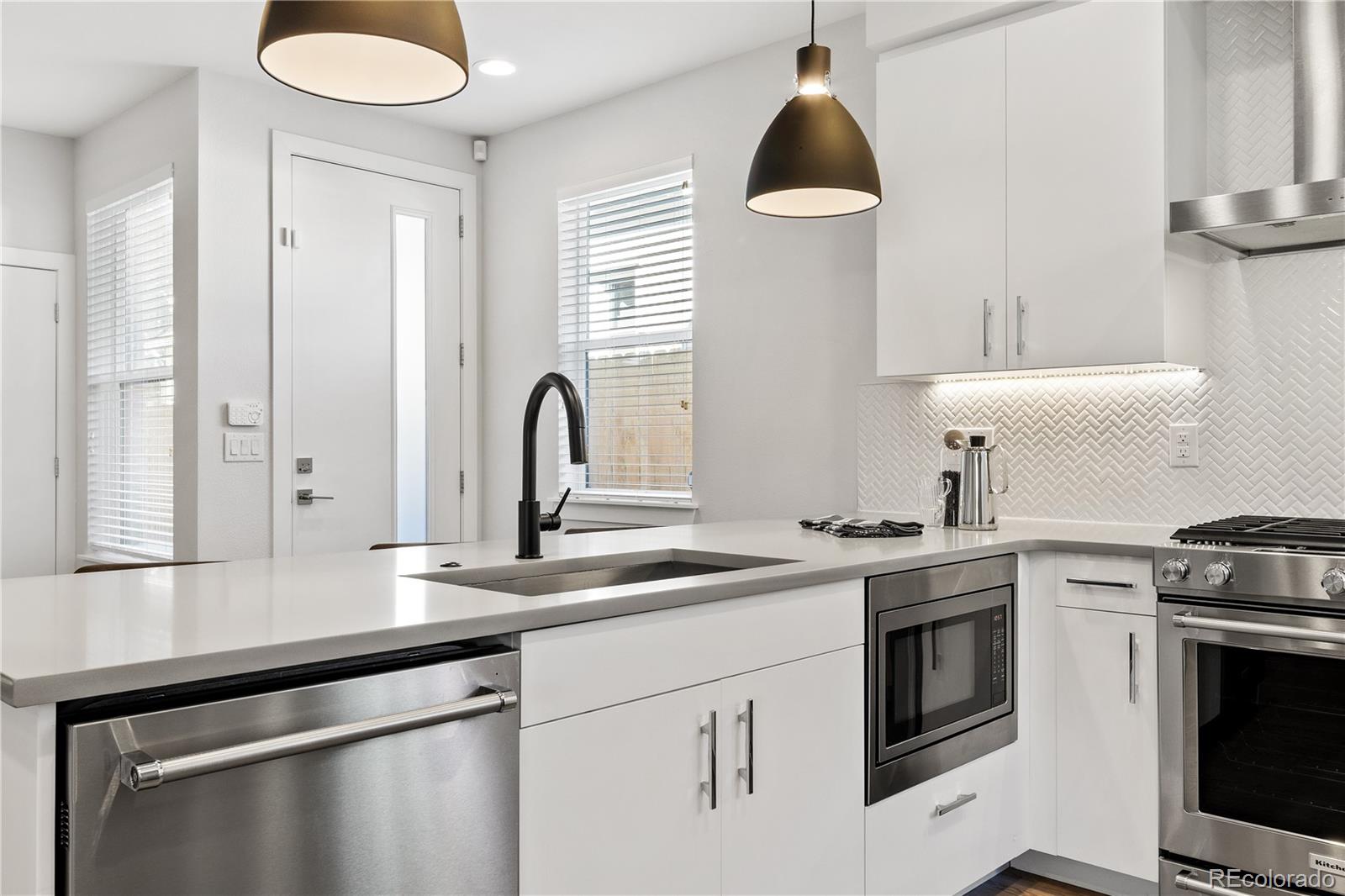 MLS Image #4 for 1432  knox court,denver, Colorado