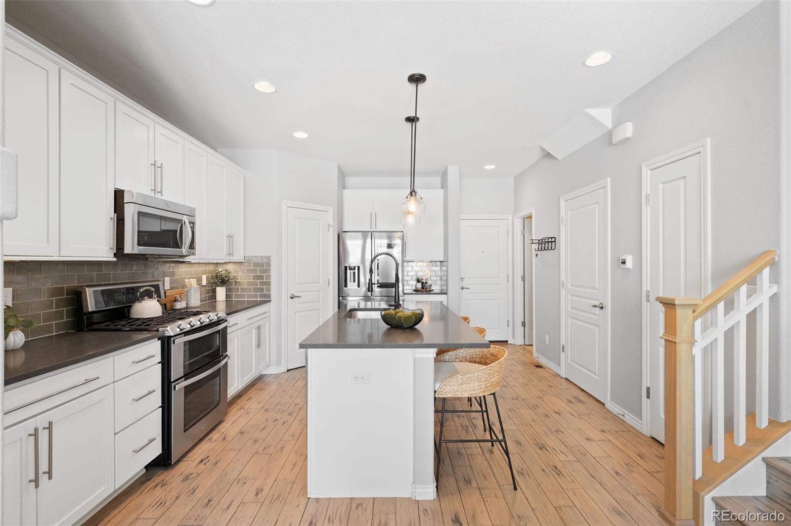 MLS Image #10 for 5864 s taft court,littleton, Colorado