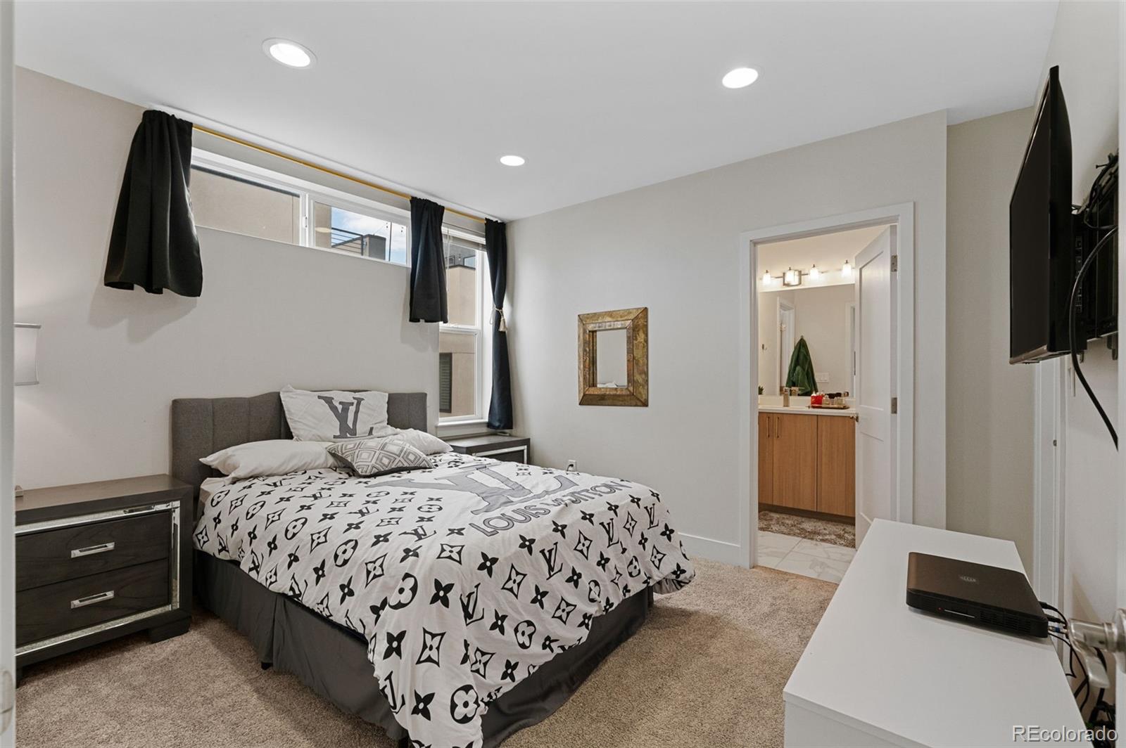 MLS Image #21 for 2922 w 26th avenue,denver, Colorado