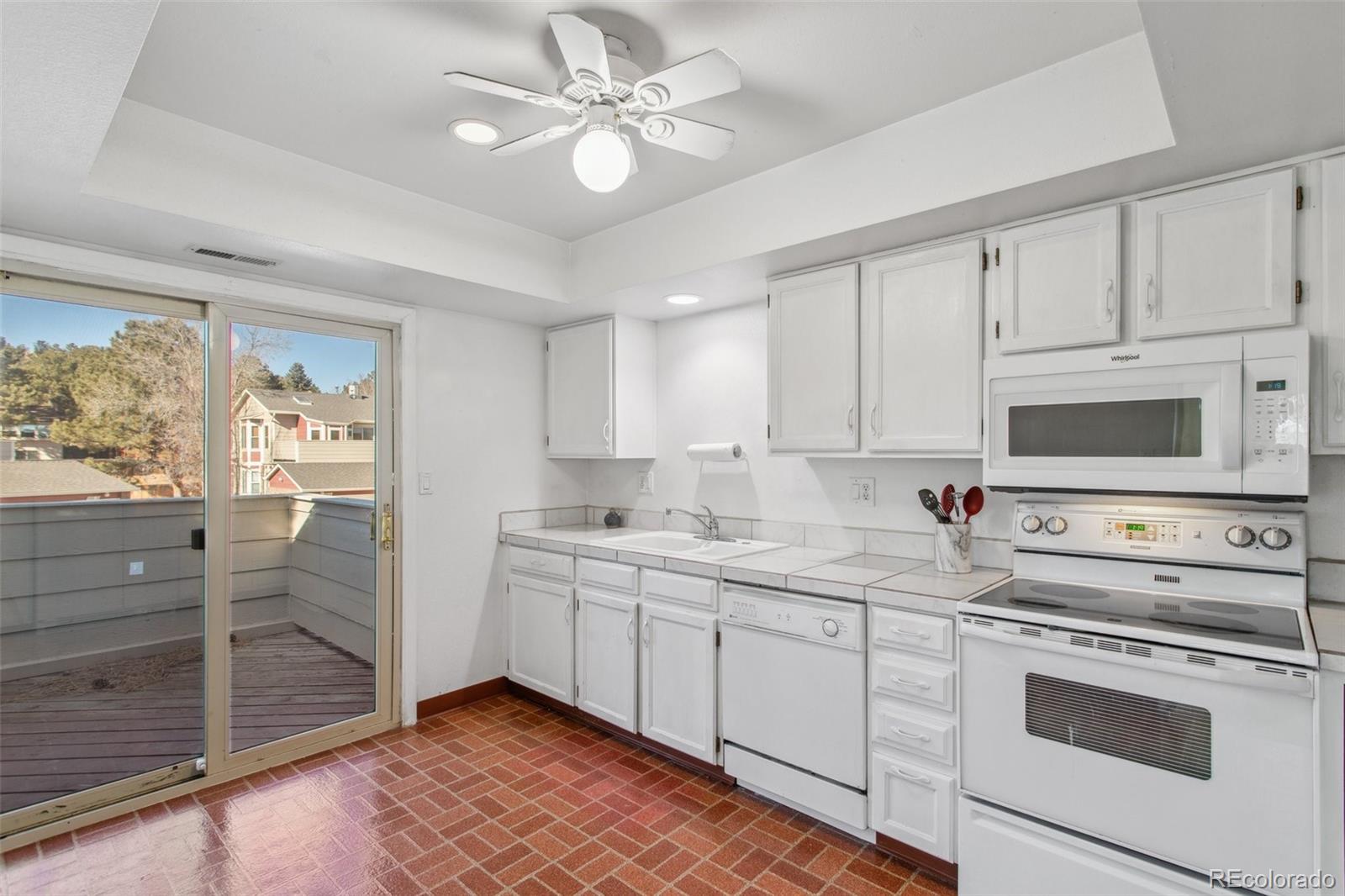 MLS Image #10 for 432 w rockrimmon boulevard,colorado springs, Colorado
