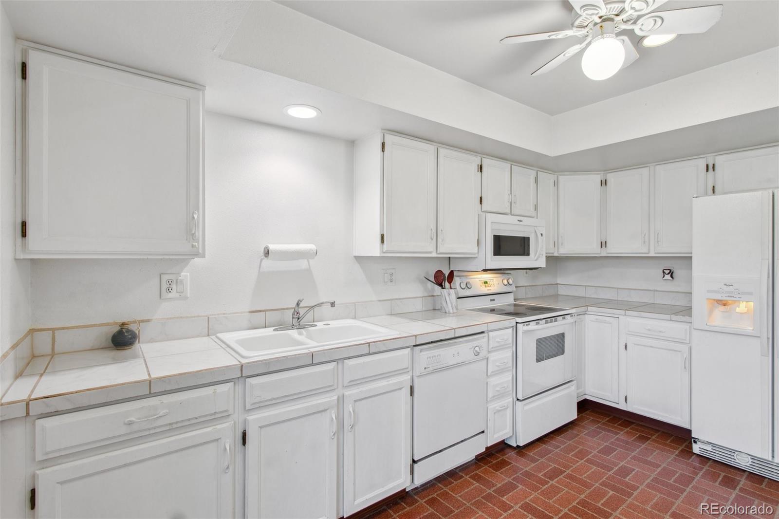 MLS Image #11 for 432 w rockrimmon boulevard,colorado springs, Colorado