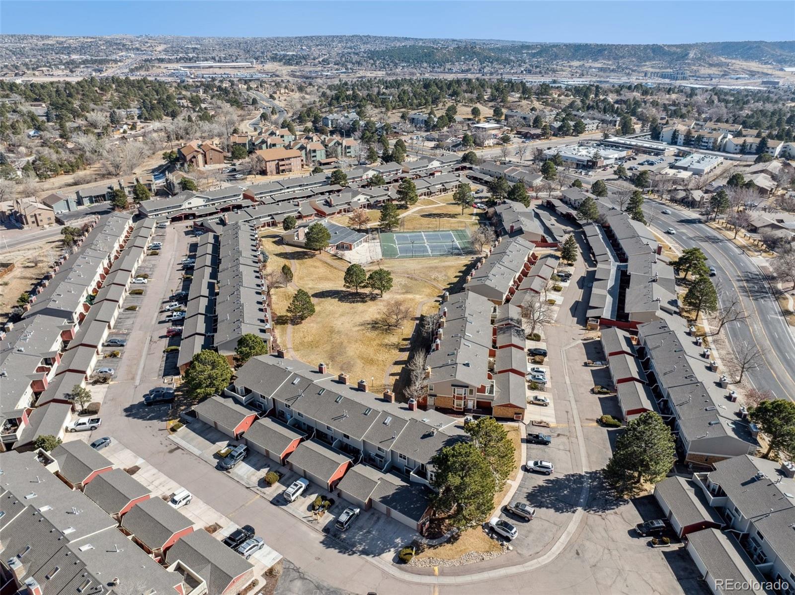 MLS Image #4 for 432 w rockrimmon boulevard,colorado springs, Colorado