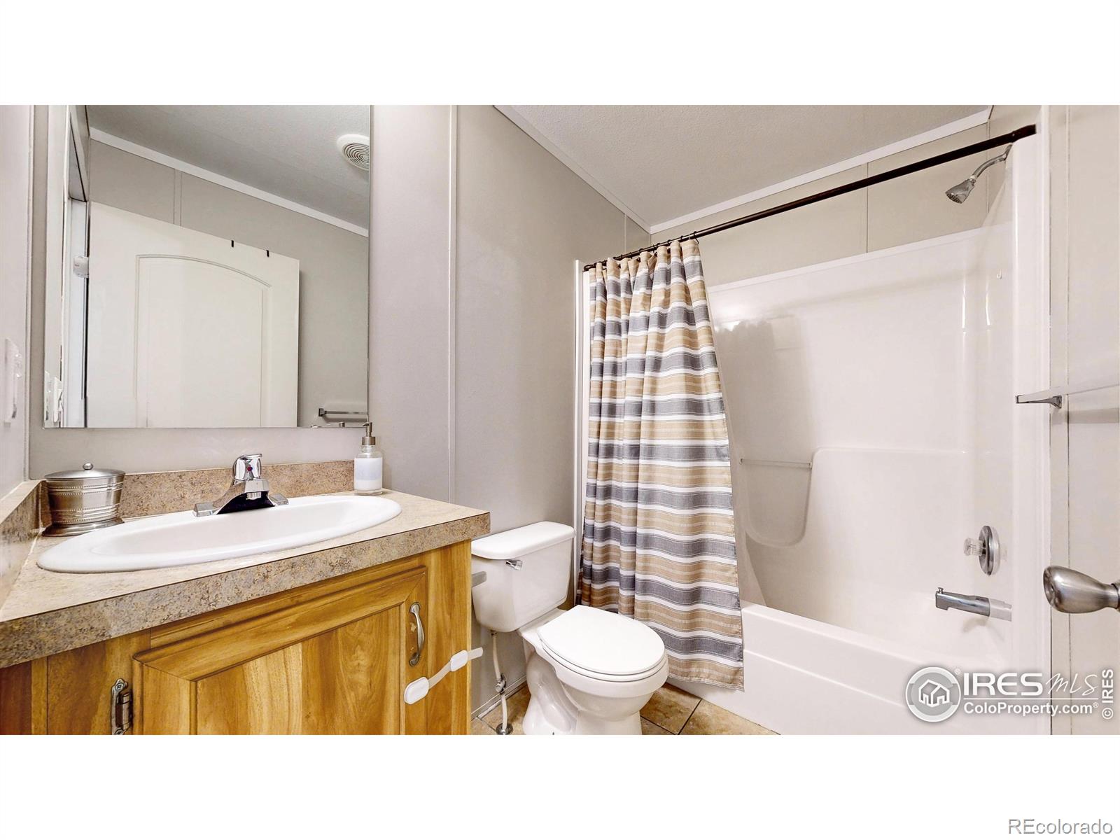 MLS Image #13 for 3077  yarrow circle,evans, Colorado