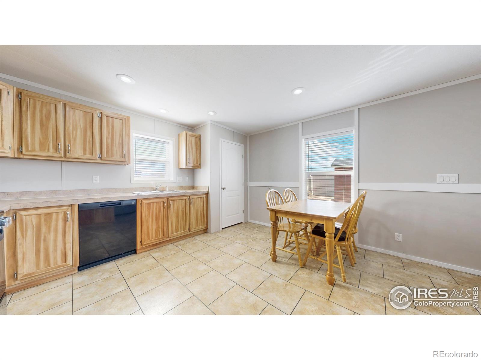 MLS Image #6 for 3077  yarrow circle,evans, Colorado