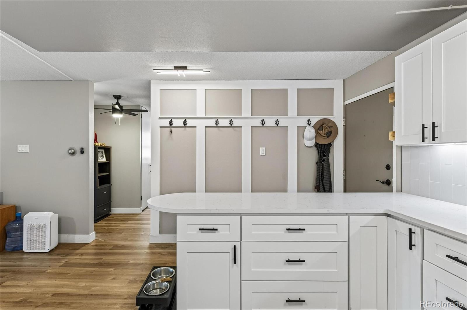 MLS Image #3 for 650 s clinton street 2a,denver, Colorado