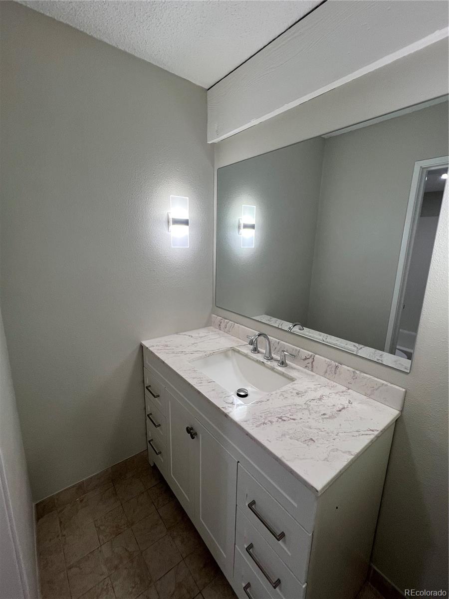 MLS Image #17 for 2880 s locust street 507s,denver, Colorado