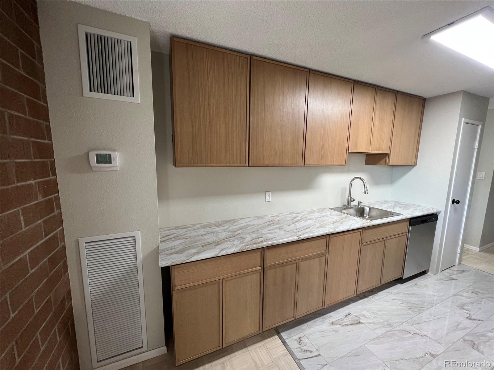MLS Image #7 for 2880 s locust street 507s,denver, Colorado
