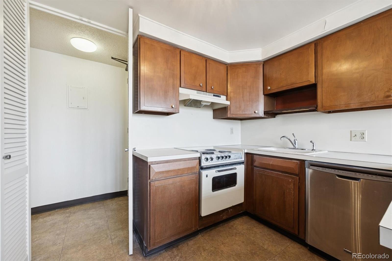 MLS Image #4 for 1155 n ash street,denver, Colorado