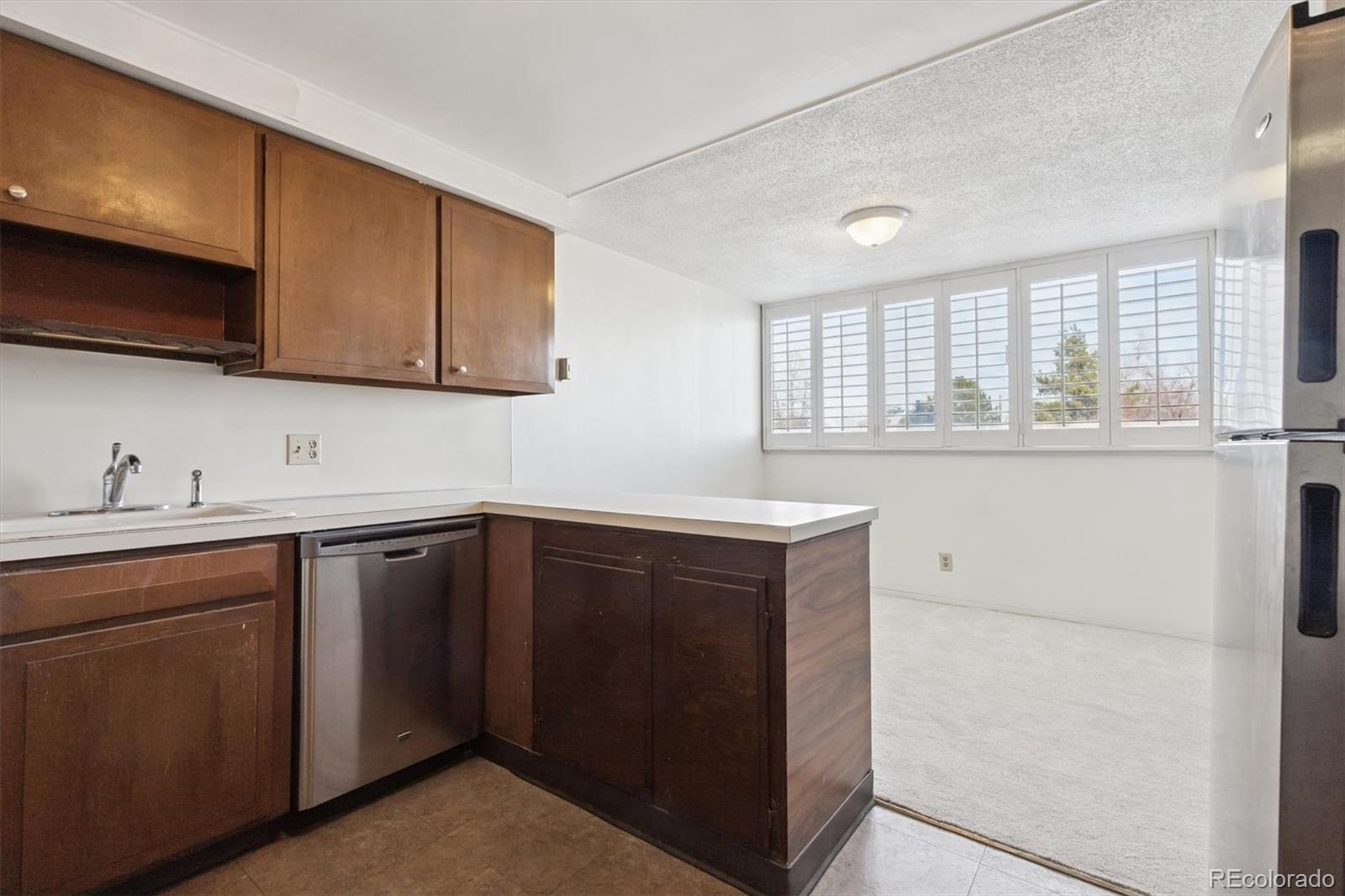 MLS Image #6 for 1155 n ash street,denver, Colorado