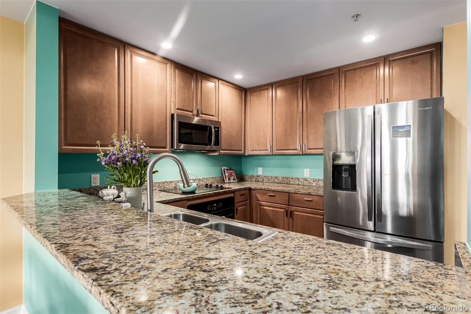 MLS Image #13 for 975 n lincoln street,denver, Colorado