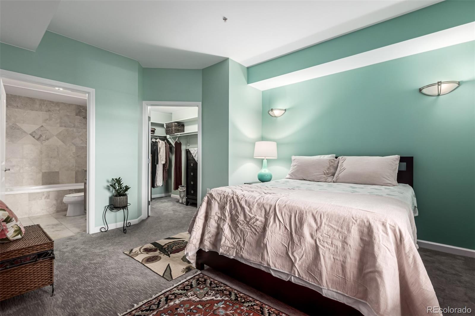 MLS Image #14 for 975 n lincoln street,denver, Colorado