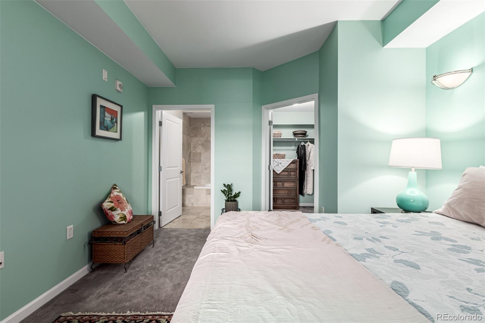 MLS Image #16 for 975 n lincoln street,denver, Colorado