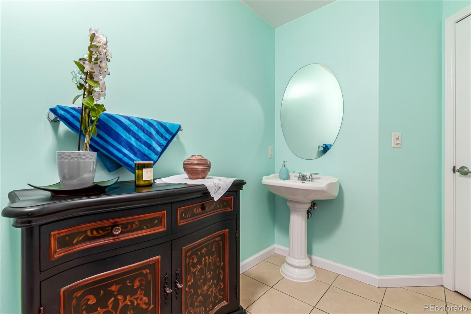 MLS Image #23 for 975 n lincoln street,denver, Colorado